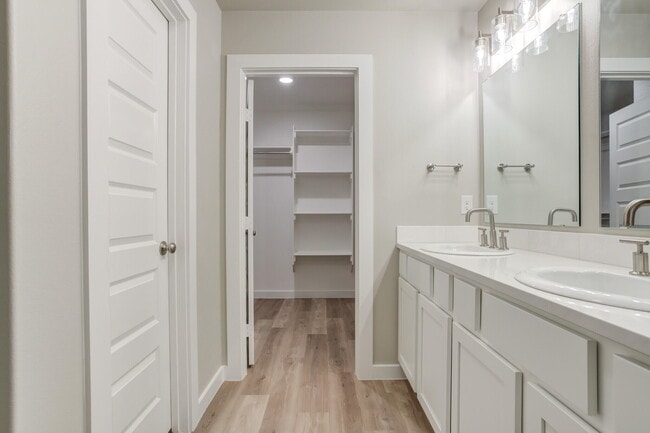 Building Photo - 13218 Sherman Ave