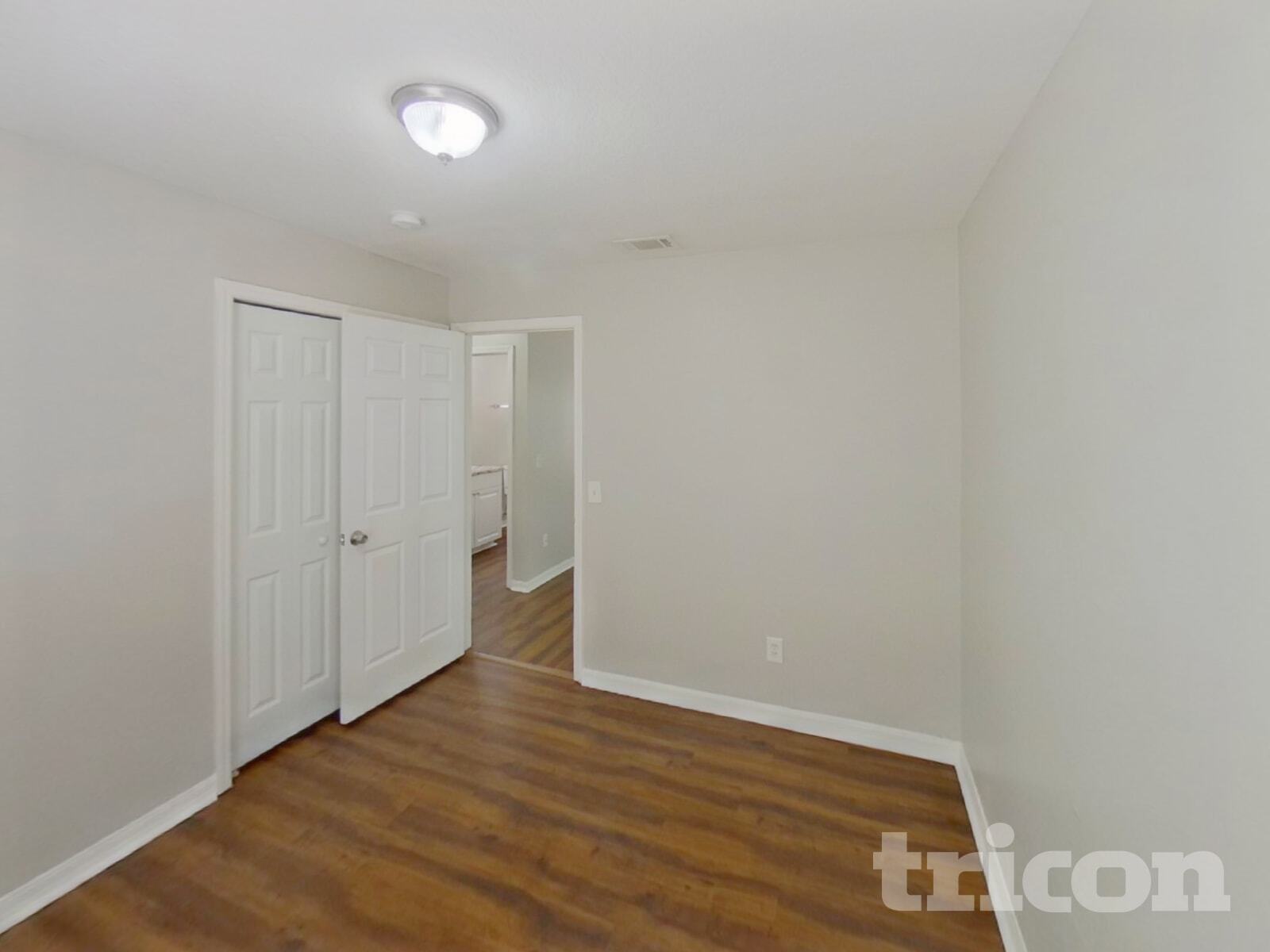 Building Photo - 1002 E 108th Ave