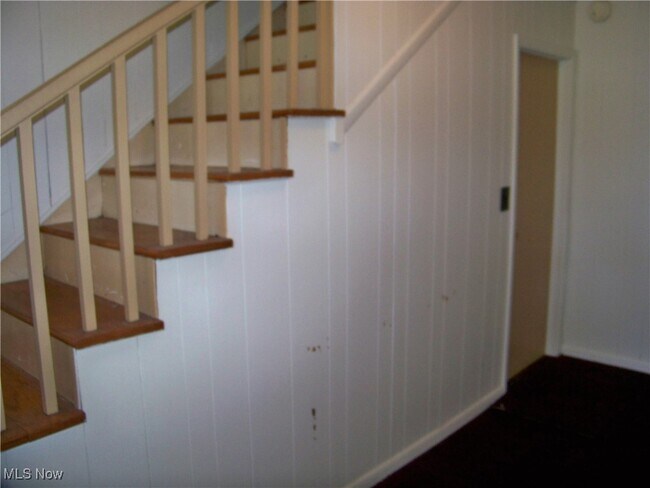 Building Photo - 15962 Pierce St