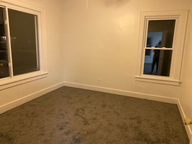 Building Photo - 3 Bedroom 2 Bath Home In Roseville