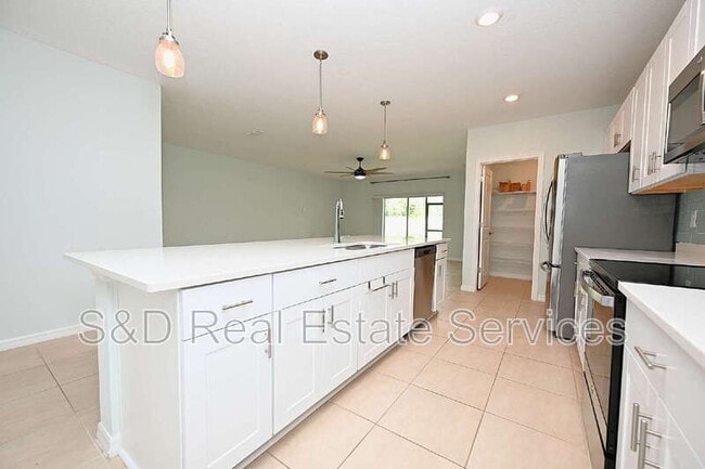 Building Photo - 2028 Rosewood Cir