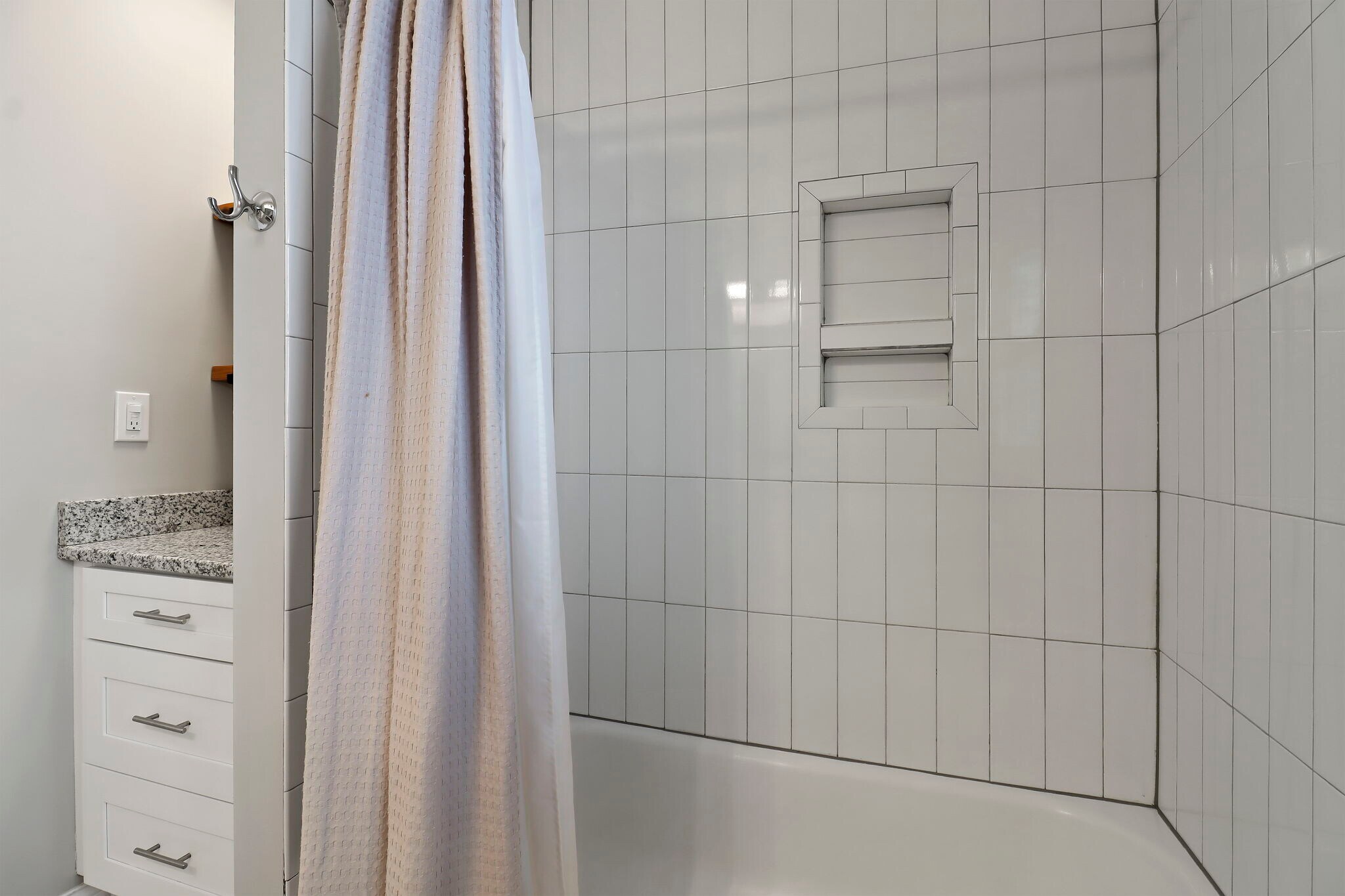 Building Photo - 500 W Pacific Ave