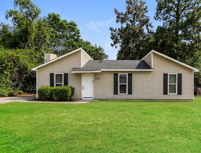 Primary Photo - Captivating 3-Bedroom, 2-Bathroom