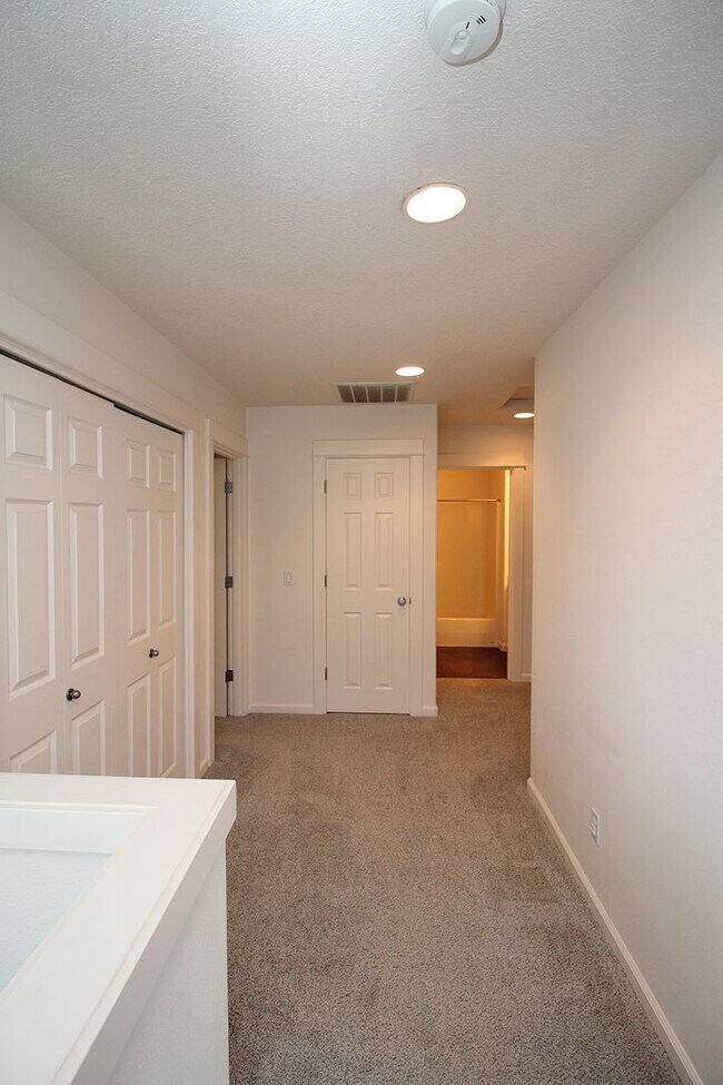 Building Photo - Delightful Newer Construction 3 Bed/2.5 Bath Home in Tranquil Beaverton Neighborhood