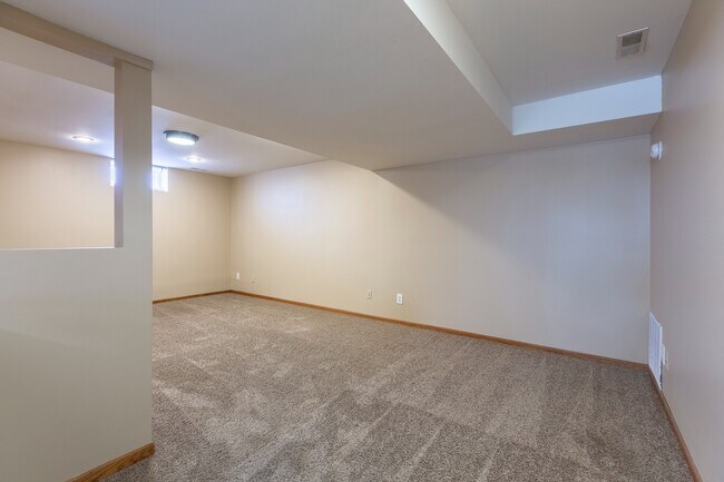 Floorplan - Square 131 - 4860 - 5 Plex
