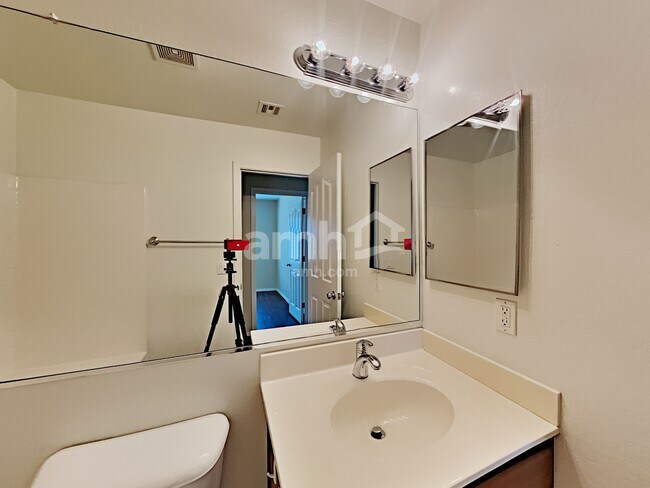 Building Photo - 5305 S 27th Dr