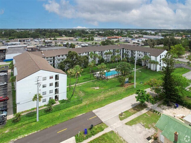 Building Photo - The Meridian at 2825