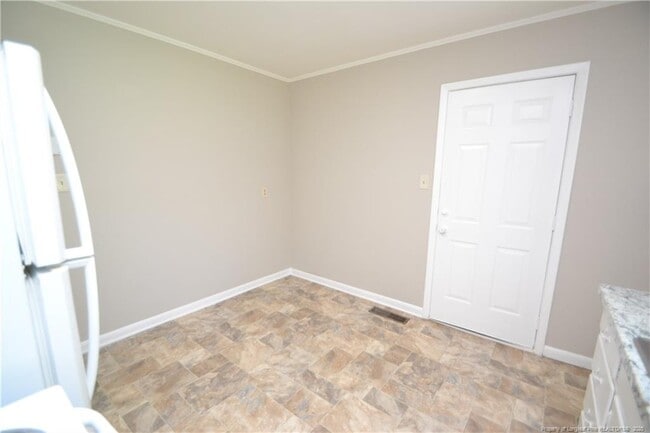Building Photo - 717 Friar Tuck Rd