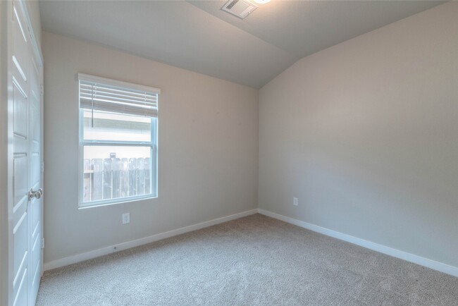 Building Photo - 1721 Succotash Oak Ct