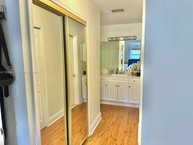 Building Photo - 6426 SW 134th Pl