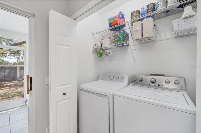 Building Photo - 4688 Sabal Key Dr