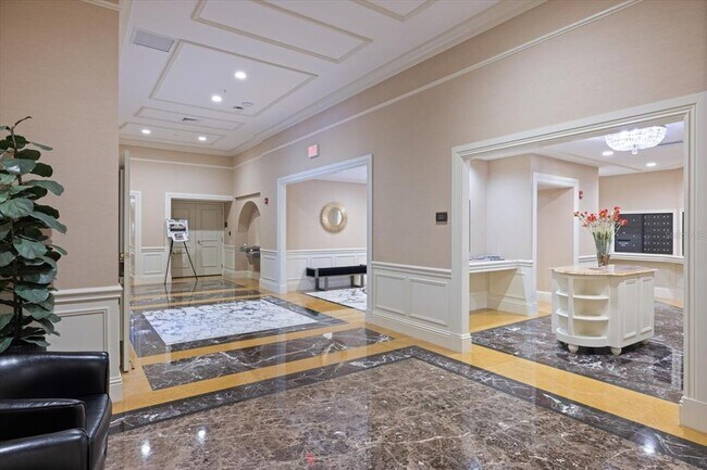 Building Photo - 800 N Tamiami Trl