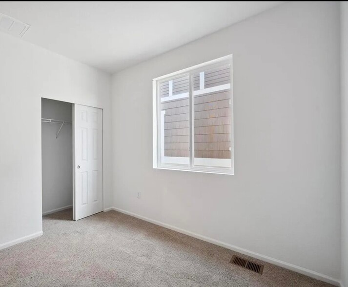 Building Photo - 2875 Taryn St