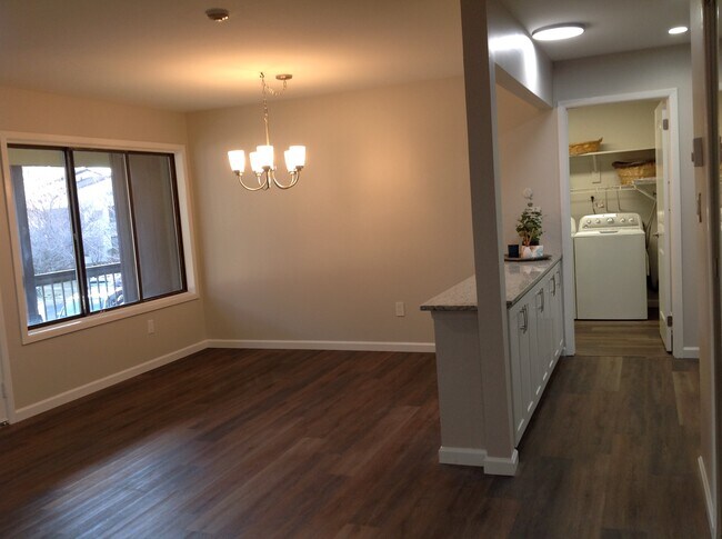 Dining room - 103 Amberly Dr