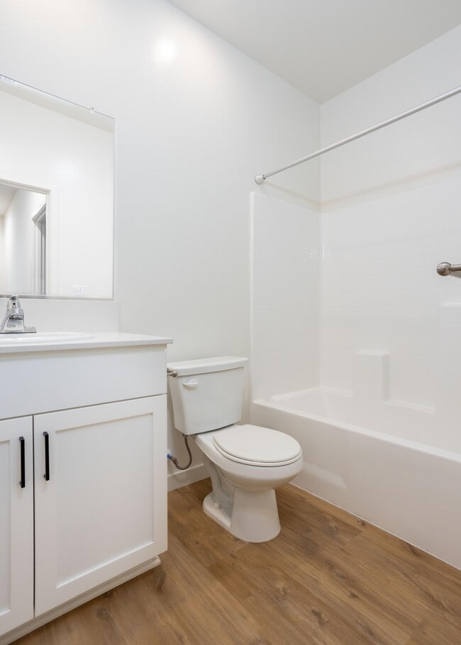 Building Photo - 911 Hartlepool Ave