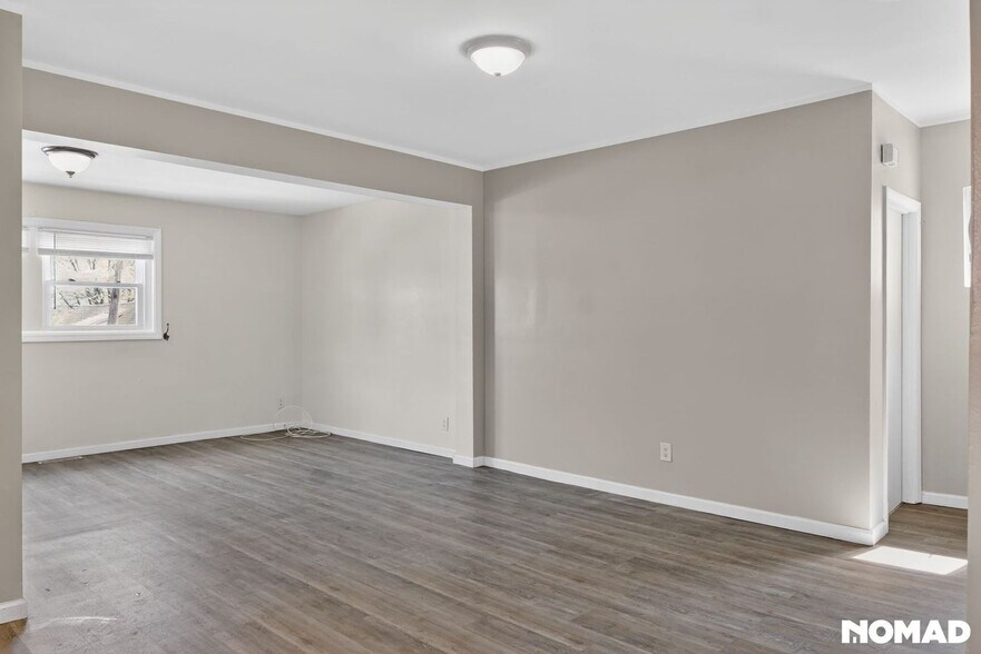 Building Photo - 54 Dawson Ave