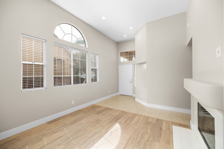 Building Photo - 40152 Valeriana Ct