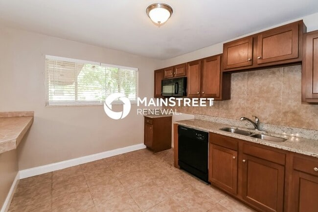Building Photo - 3 Bedroom Pet-Friendly Home in Jacksonvill...