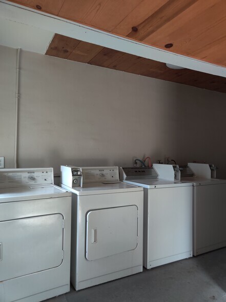 Laundry Facility - 1210 Pecan Blvd