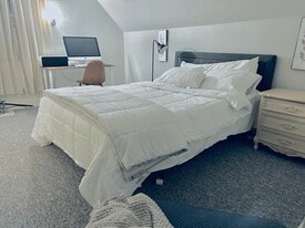 Building Photo - 75 Sanford St