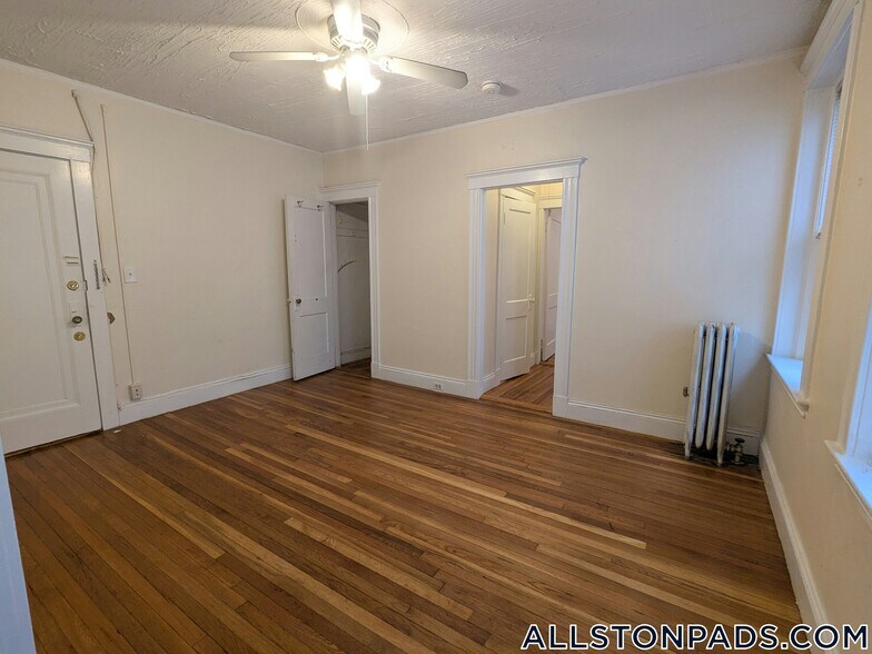 Building Photo - 33 Walbridge St