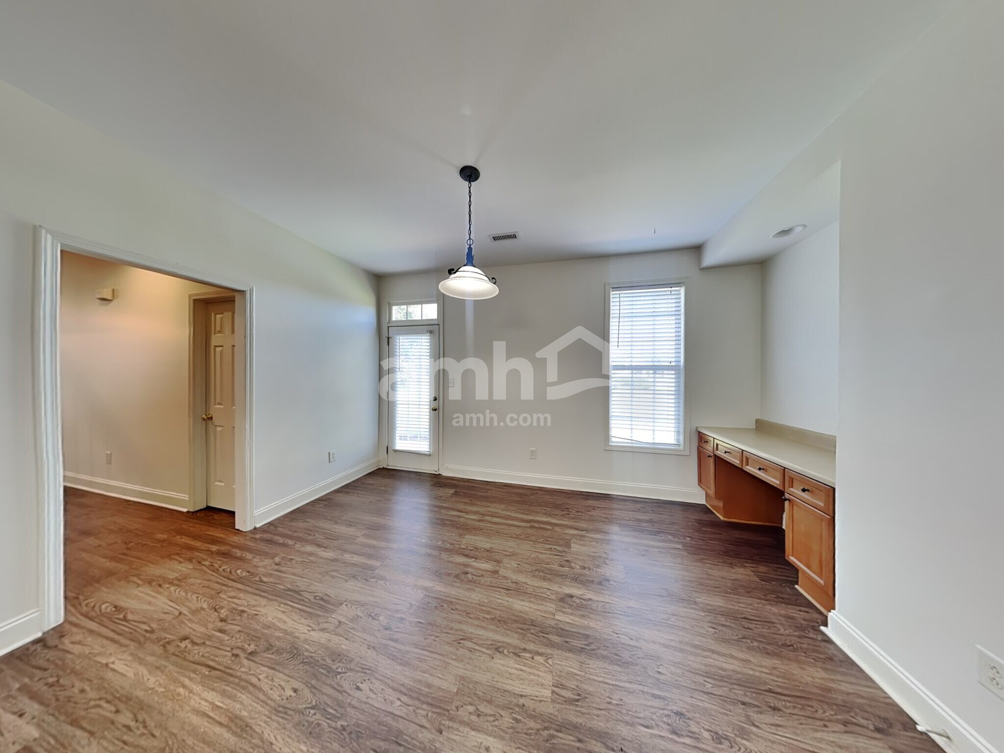 Building Photo - 4002 Sages Ave