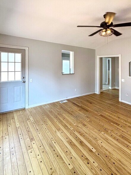 Building Photo - 813 Big Bend Woods Dr