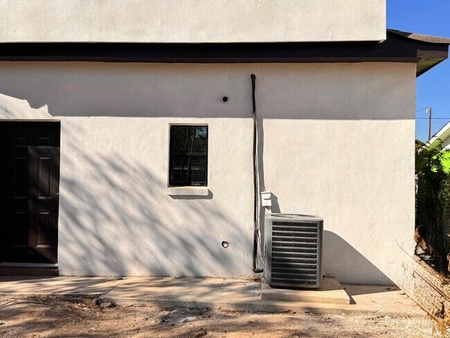 Building Photo - 1515 Madison St