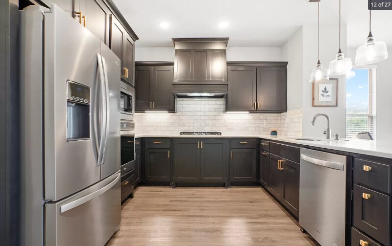 Building Photo - 121 S Cedar Ave