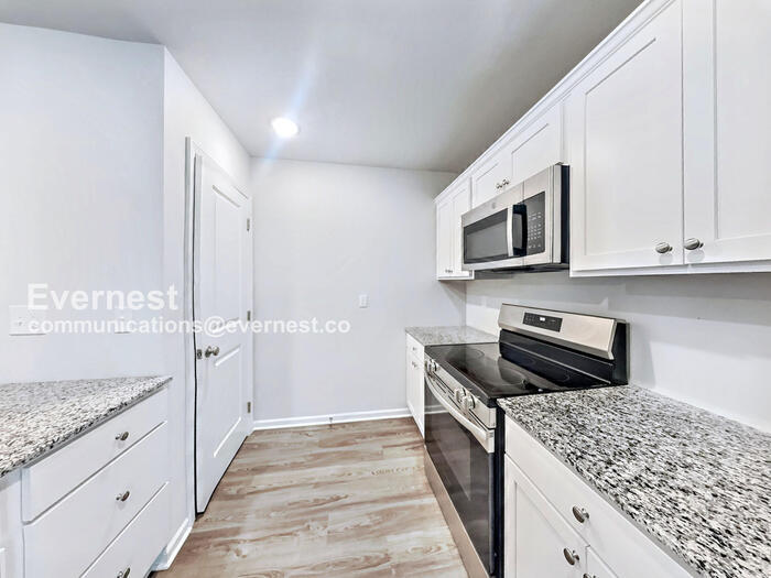 Building Photo - 4014 Park Ave