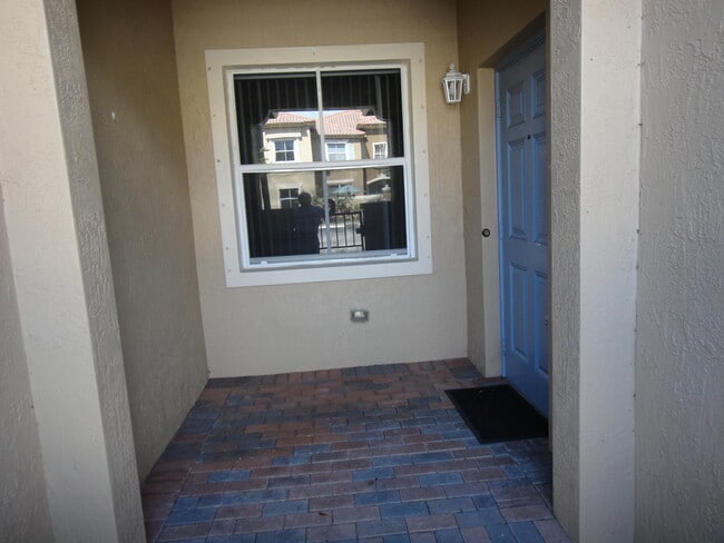 Building Photo - 2912 Hidden Hills Rd