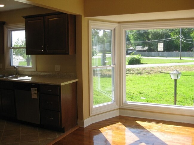 Building Photo - Lease 2 Own ...This Great South Springfiel...