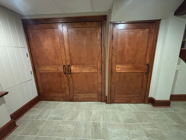 Building Photo - REDUCED Grandin Court Tudor with 3 Bedrooms and 2.5 Baths - EV Charging Station