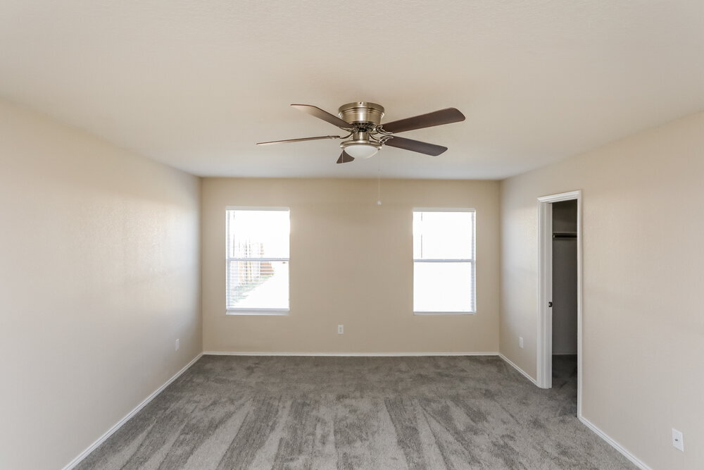 Building Photo - 1316 Hazelnut Dr