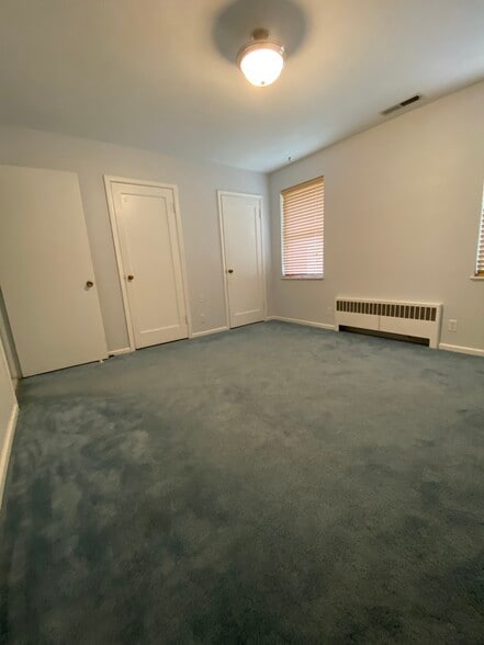 Building Photo - 2115 E Browning Ave