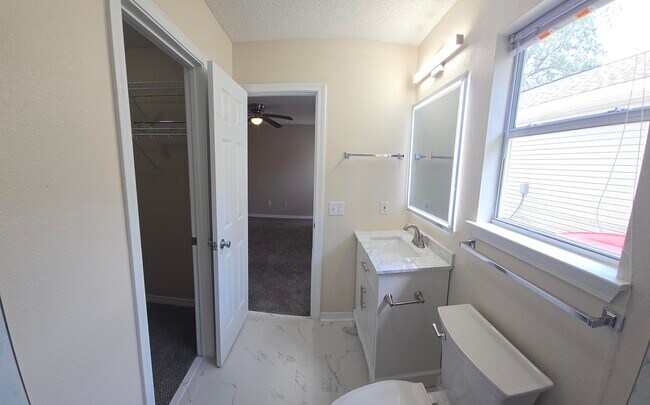 Building Photo - 7720 Lola Cir