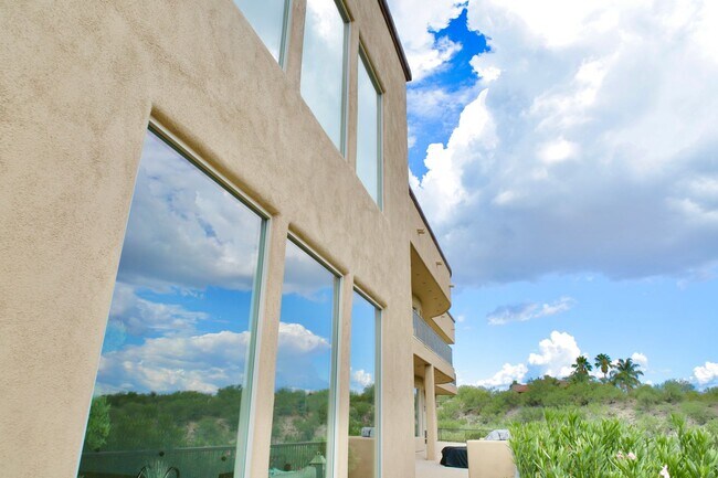Building Photo - Mountain and City Views from this Furnishe...