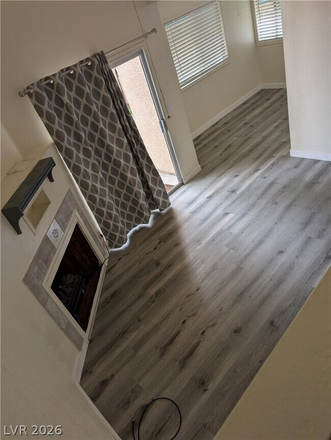 Building Photo - 4440 Woodpine Dr