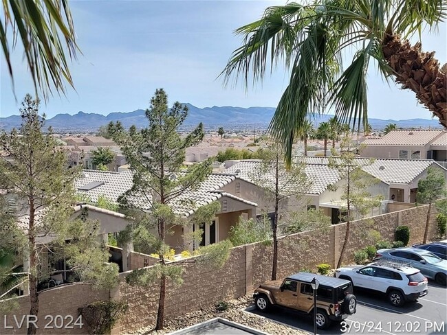 Building Photo - MIDRISE 2 BED, 2 BATH CONDO IN GUARD-GATED...