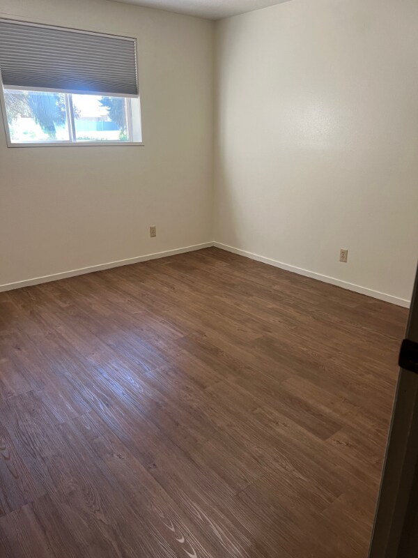 Building Photo - 372 W 200 N