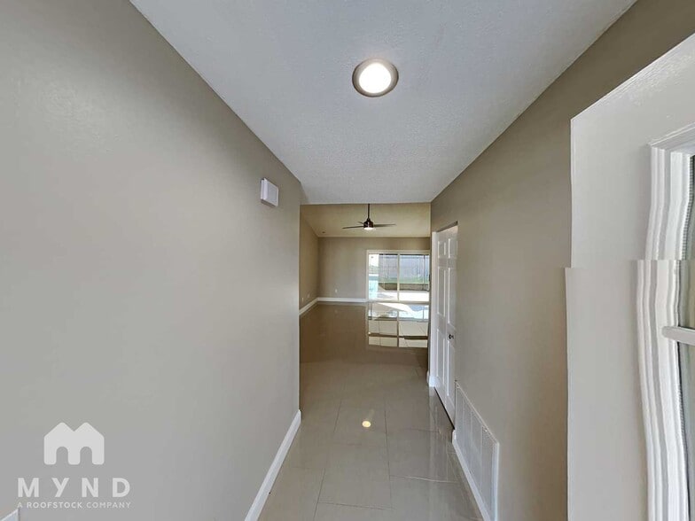 Building Photo - 8310 Clermont St