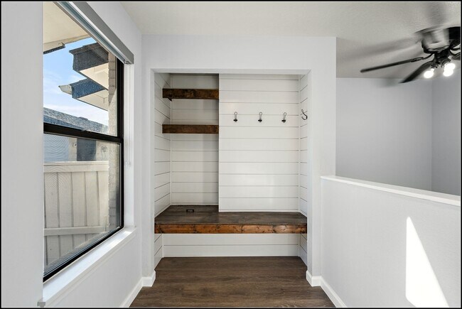 Building Photo - EAST2746