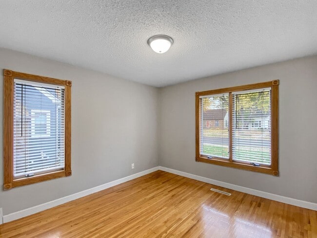 Building Photo - 3338 Library Ln