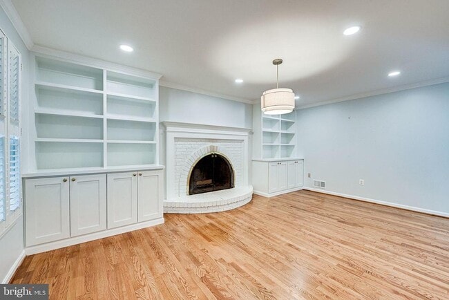 Building Photo - 12127 Holly Knoll Cir