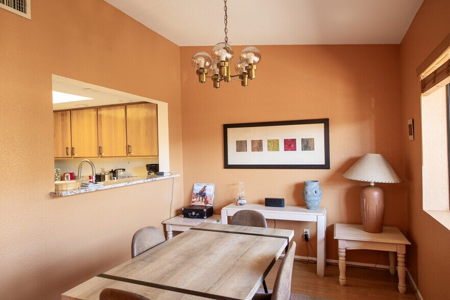 Building Photo - 505 Jacks Canyon Rd