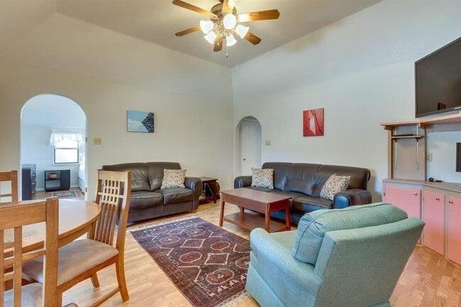 Building Photo - 7445 McGregor Ln