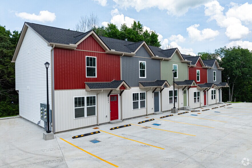Primary Photo - 255 New Town Rd.