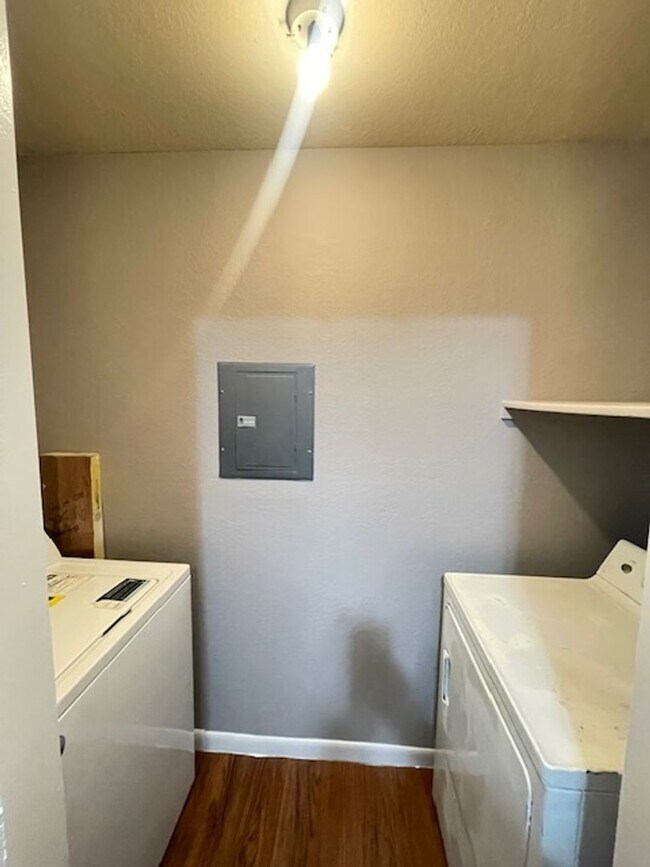 Building Photo - First Floor 1 Bedroom Condo In Orlando Area!