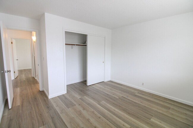 Building Photo - LOFT STYLE 2 Bed/1 Bath Near the Ocean ** Water/Sewer/Trash Included