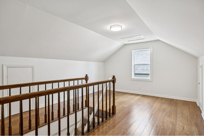 Building Photo - 1332 Columbia Ave